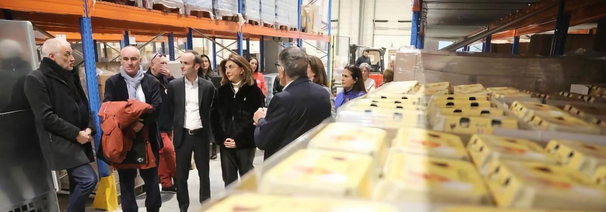 Madame la Présidente, Martine Vassal, en visite aux restos du cœur