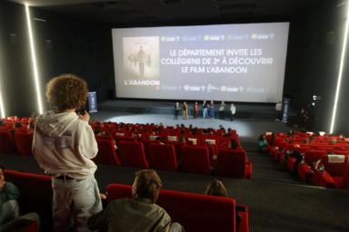 « L’Abandon » a bouleversé les premiers collégiens invités par le Département