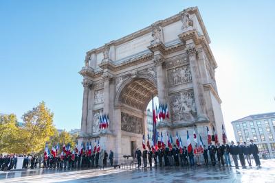 Agrandir l'image 8 sur 18, fenêtre modale