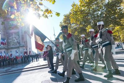 Agrandir l'image 6 sur 18, fenêtre modale