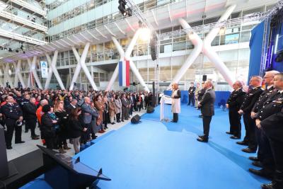 Agrandir l'image 10 sur 12, fenêtre modale