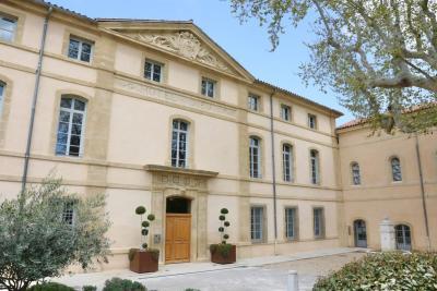 Déplacement de Martine Vassal sur le canton de Pélissanne - Agrandir l'image 1 sur 15, fenêtre modale