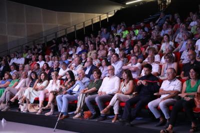 Agrandir l'image 5 sur 8, fenêtre modale