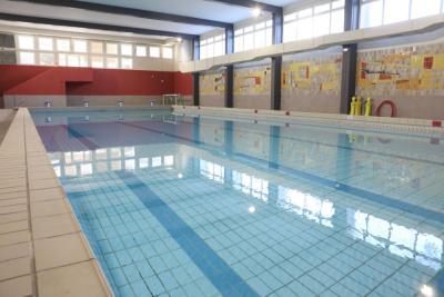Vue d'ensemble de la nouvelle piscine de la cité mixte Marseilleveyre - Agrandir l'image 7 sur 23, fenêtre modale