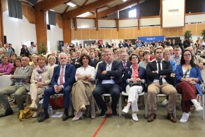 Les élus présents lors de la première séquence du mi-mandat aux cantons de Pélissanne - Etang de Berre - Agrandir l'image 2 sur 7, fenêtre modale