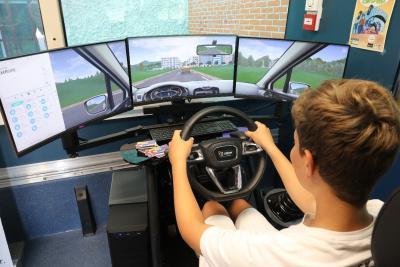 Animation conduite sur route dans le bus de la sécurité routière - Agrandir l'image 1 sur 3, fenêtre modale