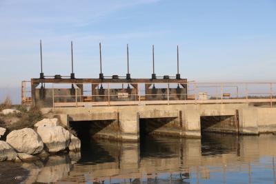 3 martelières, portes laissant passer ou bloquant l'eau - Agrandir l'image 7 sur 7, fenêtre modale