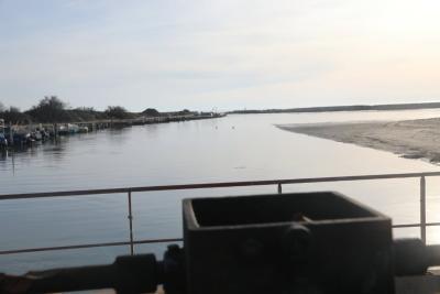 l'étang avec des bateaux amarrer sur la rive - Agrandir l'image 6 sur 7, fenêtre modale