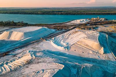 Monticules de sel vues du ciel - Agrandir l'image 4 sur 7, fenêtre modale