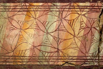 fresque de spirale faisant penser à des fleurs à longs pétales - Agrandir l'image 10 sur 14, fenêtre modale